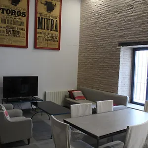 Cozy & Modern Hombre De Piedra , Sevilla España